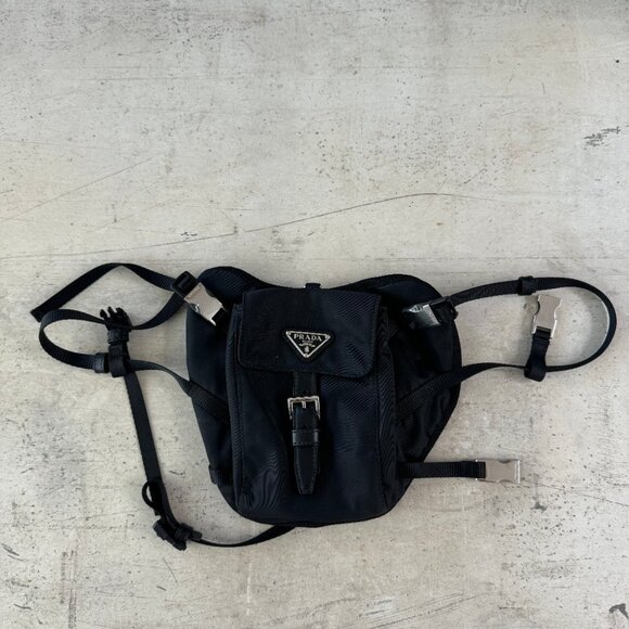 ALMOST NEW Authentic Prada Logo Buckle Dog Harness - size (S/M) in black - Picture 1 of 5